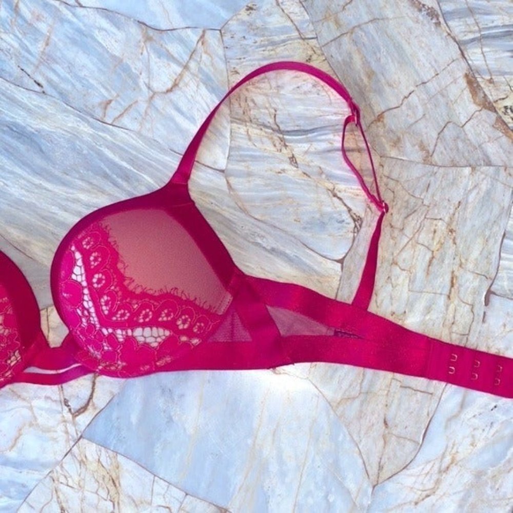 Bombshell Lace Plunge Red Push Up 32b - image 4